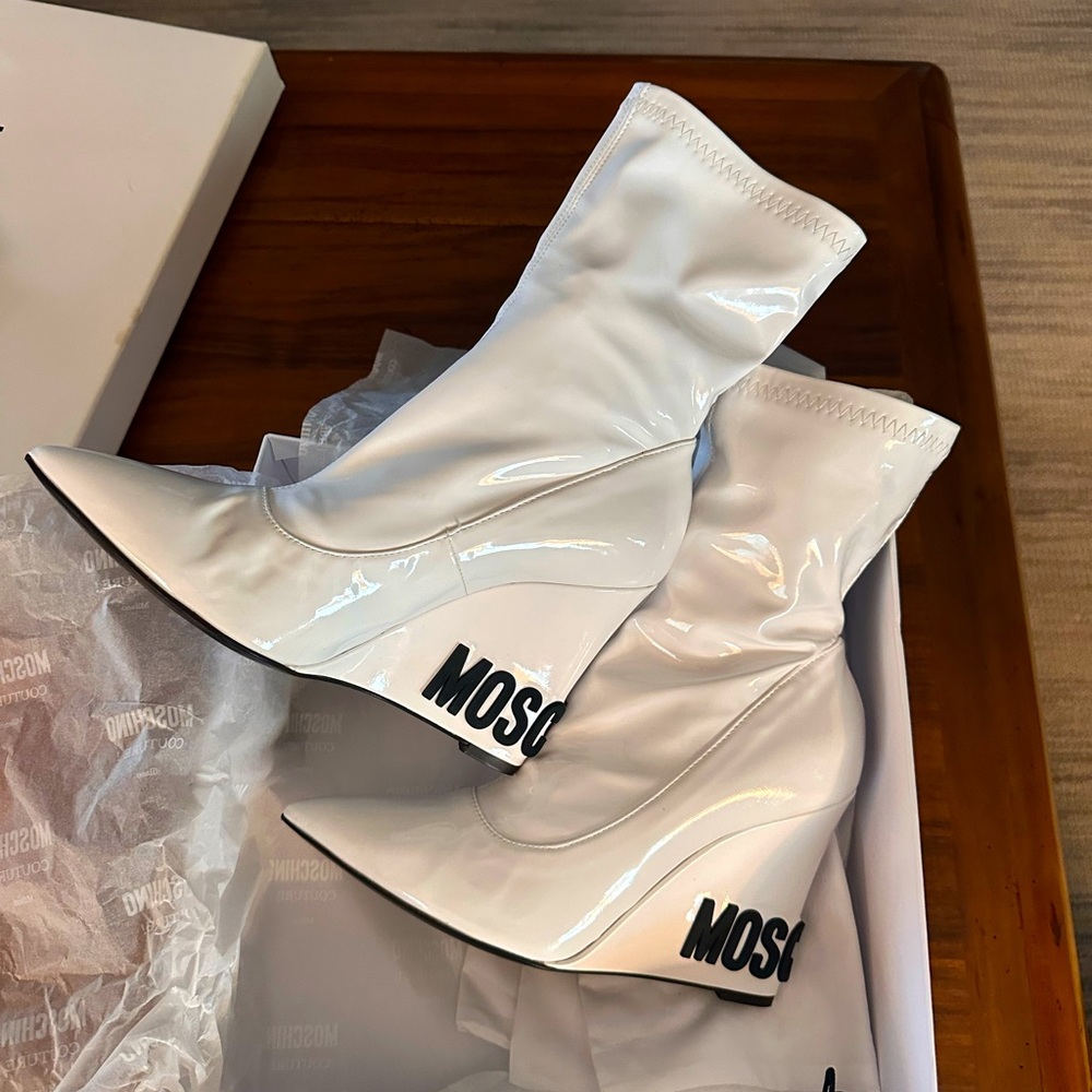 Moschino Couture White Vegan Patent Stretch Leather Wedge Boots EU 39 US 9